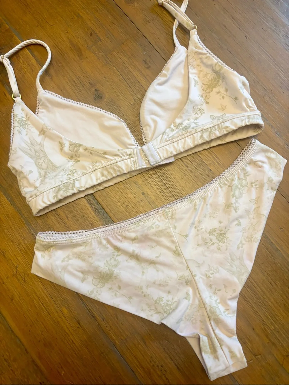 Frankie’s bikinis x Gigi HADID Fawn toile bikini set